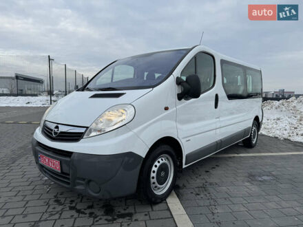 Білий Опель Віваро, об'ємом двигуна 2 л та пробігом 300 тис. км за 14350 $, фото 1 на Automoto.ua