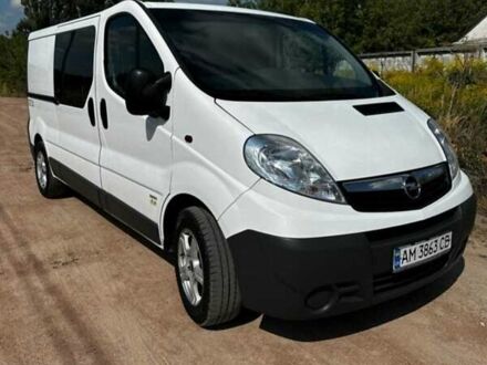Білий Опель Віваро, об'ємом двигуна 2 л та пробігом 247 тис. км за 13499 $, фото 1 на Automoto.ua