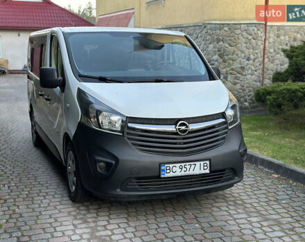 Білий Опель Віваро, об'ємом двигуна 1.6 л та пробігом 215 тис. км за 17450 $, фото 1 на Automoto.ua