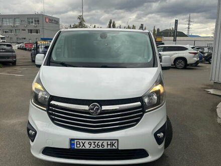 Белый Опель Виваро, объемом двигателя 1.6 л и пробегом 260 тыс. км за 16000 $, фото 1 на Automoto.ua