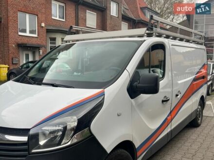 Белый Опель Виваро, объемом двигателя 1.6 л и пробегом 330 тыс. км за 9300 $, фото 1 на Automoto.ua