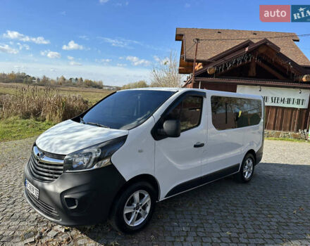 Белый Опель Виваро, объемом двигателя 1.6 л и пробегом 272 тыс. км за 12999 $, фото 1 на Automoto.ua