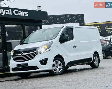 Белый Опель Виваро, объемом двигателя 1.6 л и пробегом 296 тыс. км за 12800 $, фото 1 на Automoto.ua