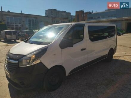 Белый Опель Виваро, объемом двигателя 1.6 л и пробегом 290 тыс. км за 13000 $, фото 1 на Automoto.ua