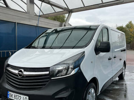 Белый Опель Виваро, объемом двигателя 1.6 л и пробегом 174 тыс. км за 12900 $, фото 1 на Automoto.ua