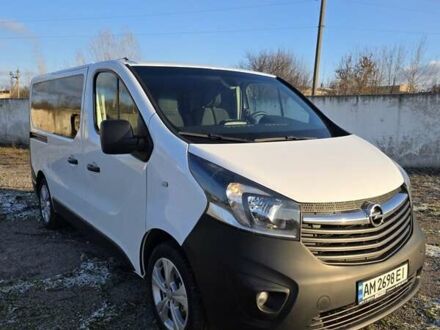 Белый Опель Виваро, объемом двигателя 1.6 л и пробегом 184 тыс. км за 16000 $, фото 1 на Automoto.ua