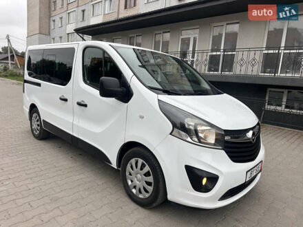 Белый Опель Виваро, объемом двигателя 1.6 л и пробегом 189 тыс. км за 17800 $, фото 1 на Automoto.ua