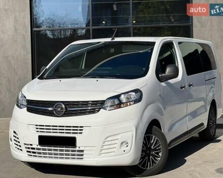 Белый Опель Виваро, объемом двигателя 2 л и пробегом 240 тыс. км за 21699 $, фото 1 на Automoto.ua