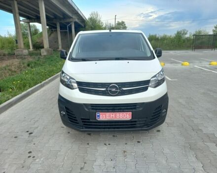 Белый Опель Виваро, объемом двигателя 2 л и пробегом 160 тыс. км за 17400 $, фото 1 на Automoto.ua