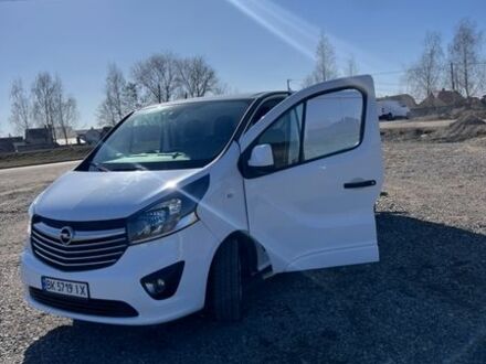 Белый Опель Виваро, объемом двигателя 1.6 л и пробегом 232 тыс. км за 17850 $, фото 1 на Automoto.ua