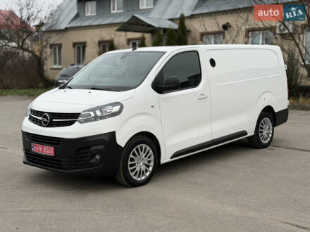 Белый Опель Виваро, объемом двигателя 2 л и пробегом 109 тыс. км за 19200 $, фото 1 на Automoto.ua