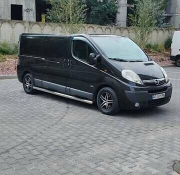 Чорний Опель Віваро, об'ємом двигуна 2 л та пробігом 274 тис. км за 11000 $, фото 2 на Automoto.ua