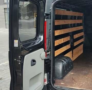 Чорний Опель Віваро, об'ємом двигуна 2 л та пробігом 274 тис. км за 11000 $, фото 16 на Automoto.ua