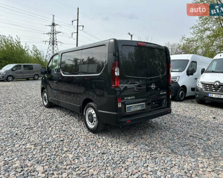 Черный Опель Виваро, объемом двигателя 1.6 л и пробегом 196 тыс. км за 11999 $, фото 7 на Automoto.ua