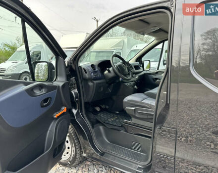 Черный Опель Виваро, объемом двигателя 1.6 л и пробегом 196 тыс. км за 11999 $, фото 18 на Automoto.ua