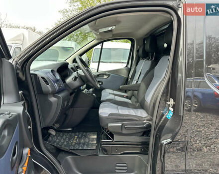 Черный Опель Виваро, объемом двигателя 1.6 л и пробегом 196 тыс. км за 11999 $, фото 19 на Automoto.ua