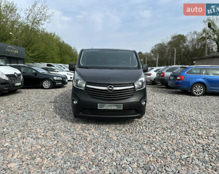 Черный Опель Виваро, объемом двигателя 1.6 л и пробегом 196 тыс. км за 11999 $, фото 2 на Automoto.ua