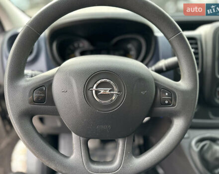 Черный Опель Виваро, объемом двигателя 1.6 л и пробегом 196 тыс. км за 12400 $, фото 21 на Automoto.ua