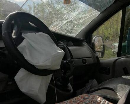 Черный Опель Виваро, объемом двигателя 1.9 л и пробегом 444 тыс. км за 2500 $, фото 6 на Automoto.ua