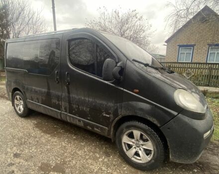 Чорний Опель Віваро, об'ємом двигуна 2.5 л та пробігом 380 тис. км за 7100 $, фото 1 на Automoto.ua