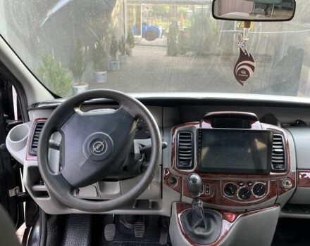 Черный Опель Виваро, объемом двигателя 2.5 л и пробегом 290 тыс. км за 8100 $, фото 5 на Automoto.ua