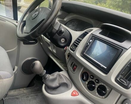 Чорний Опель Віваро, об'ємом двигуна 1.9 л та пробігом 300 тис. км за 9500 $, фото 13 на Automoto.ua