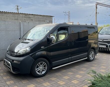 Черный Опель Виваро, объемом двигателя 2.5 л и пробегом 290 тыс. км за 8100 $, фото 14 на Automoto.ua