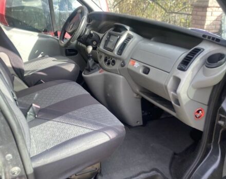 Чорний Опель Віваро, об'ємом двигуна 1.9 л та пробігом 300 тис. км за 9500 $, фото 8 на Automoto.ua