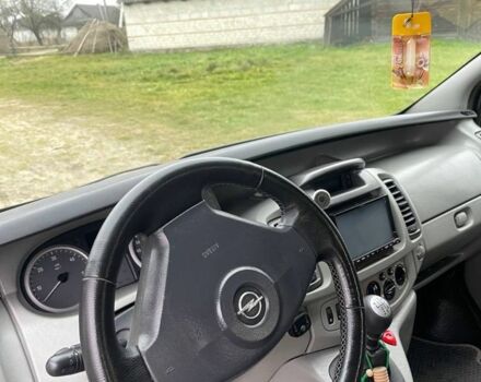 Чорний Опель Віваро, об'ємом двигуна 2.46 л та пробігом 400 тис. км за 8800 $, фото 2 на Automoto.ua