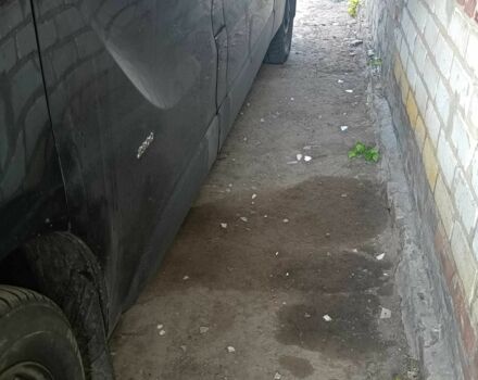 Чорний Опель Віваро, об'ємом двигуна 1.6 л та пробігом 360 тис. км за 15000 $, фото 1 на Automoto.ua