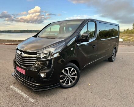 Черный Опель Виваро, объемом двигателя 1.6 л и пробегом 206 тыс. км за 17500 $, фото 5 на Automoto.ua