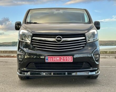 Черный Опель Виваро, объемом двигателя 1.6 л и пробегом 206 тыс. км за 17500 $, фото 1 на Automoto.ua