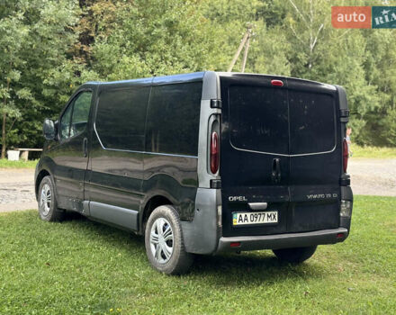Чорний Опель Віваро, об'ємом двигуна 1.9 л та пробігом 250 тис. км за 3700 $, фото 5 на Automoto.ua