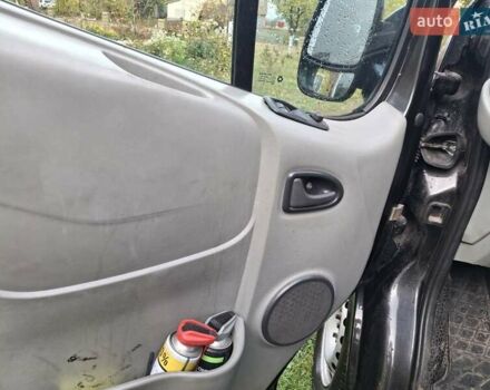 Чорний Опель Віваро, об'ємом двигуна 1.9 л та пробігом 410 тис. км за 7200 $, фото 12 на Automoto.ua