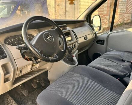 Чорний Опель Віваро, об'ємом двигуна 1.9 л та пробігом 300 тис. км за 4200 $, фото 5 на Automoto.ua