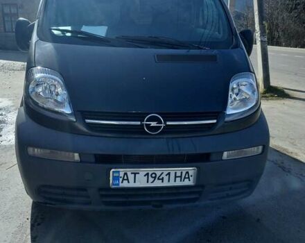Черный Опель Виваро, объемом двигателя 2.5 л и пробегом 217 тыс. км за 8500 $, фото 6 на Automoto.ua