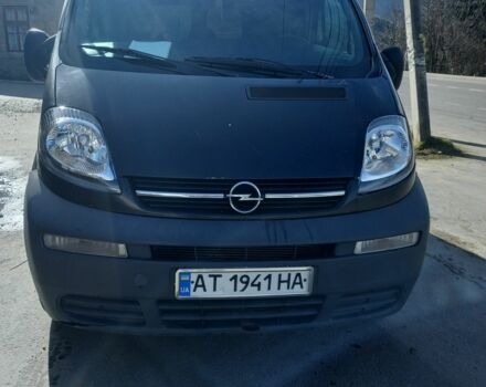 Черный Опель Виваро, объемом двигателя 2.5 л и пробегом 217 тыс. км за 8500 $, фото 7 на Automoto.ua