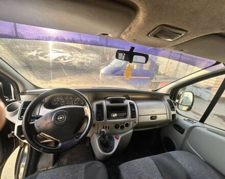 Чорний Опель Віваро, об'ємом двигуна 1.9 л та пробігом 300 тис. км за 4200 $, фото 4 на Automoto.ua