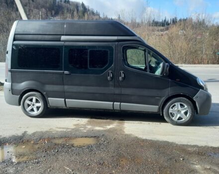 Черный Опель Виваро, объемом двигателя 2.5 л и пробегом 217 тыс. км за 8500 $, фото 8 на Automoto.ua