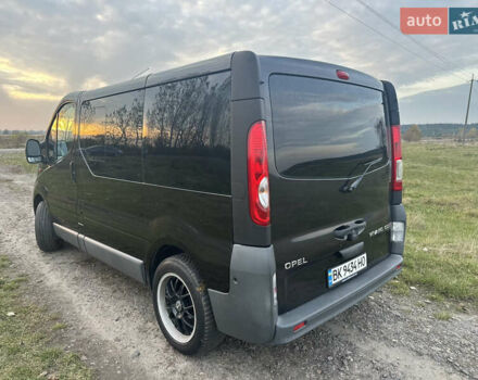 Чорний Опель Віваро, об'ємом двигуна 2 л та пробігом 273 тис. км за 9900 $, фото 7 на Automoto.ua