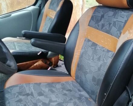 Черный Опель Виваро, объемом двигателя 2.5 л и пробегом 188 тыс. км за 7200 $, фото 4 на Automoto.ua