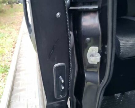 Чорний Опель Віваро, об'ємом двигуна 2 л та пробігом 241 тис. км за 9950 $, фото 76 на Automoto.ua