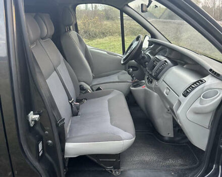 Чорний Опель Віваро, об'ємом двигуна 2 л та пробігом 273 тис. км за 9900 $, фото 16 на Automoto.ua