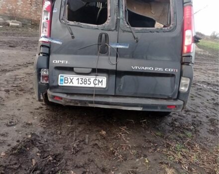 Чорний Опель Віваро, об'ємом двигуна 2.5 л та пробігом 250 тис. км за 3200 $, фото 3 на Automoto.ua