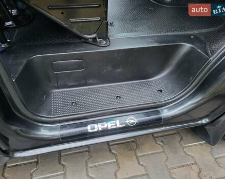 Чорний Опель Віваро, об'ємом двигуна 2 л та пробігом 241 тис. км за 9950 $, фото 67 на Automoto.ua