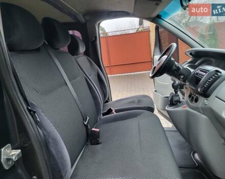 Чорний Опель Віваро, об'ємом двигуна 2 л та пробігом 241 тис. км за 9950 $, фото 65 на Automoto.ua