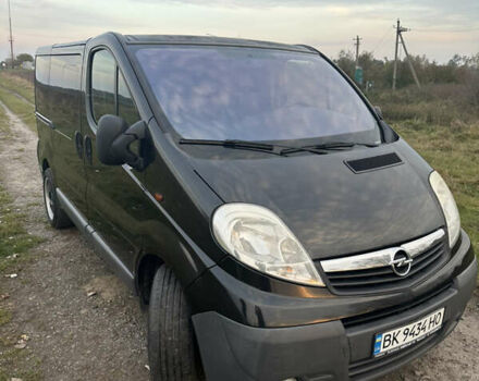 Чорний Опель Віваро, об'ємом двигуна 2 л та пробігом 273 тис. км за 9900 $, фото 6 на Automoto.ua