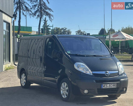 Чорний Опель Віваро, об'ємом двигуна 2 л та пробігом 263 тис. км за 11900 $, фото 2 на Automoto.ua