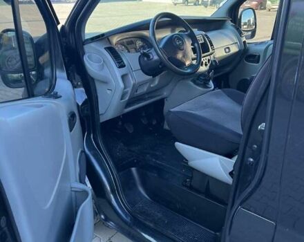 Чорний Опель Віваро, об'ємом двигуна 2 л та пробігом 300 тис. км за 10300 $, фото 16 на Automoto.ua