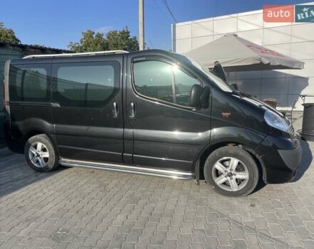 Чорний Опель Віваро, об'ємом двигуна 2 л та пробігом 300 тис. км за 11000 $, фото 3 на Automoto.ua